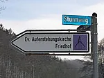 Foto vom Wegweiser zur Auferstehungskirche